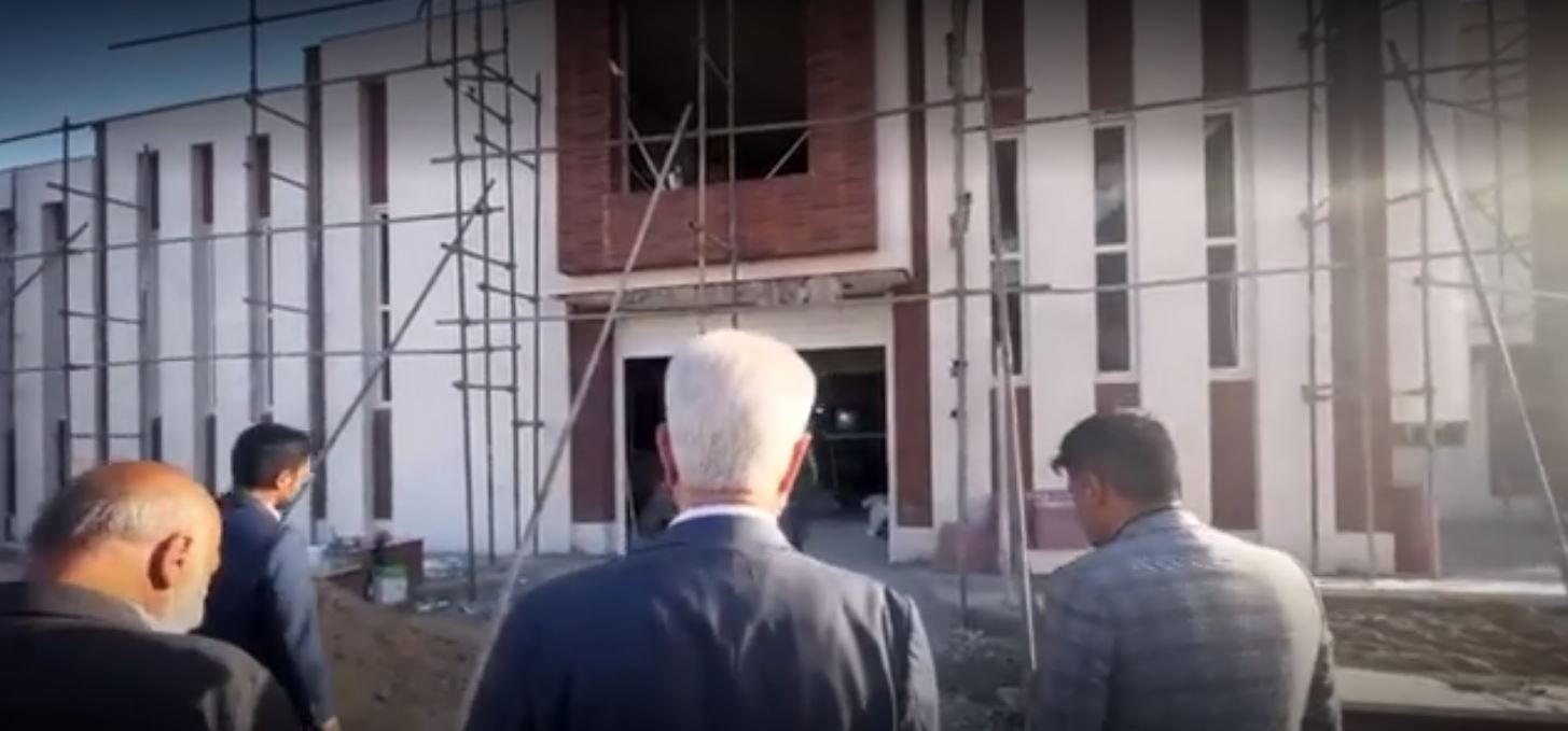بازدید دکتر شهریاری از پروژه در حال ساخت مرکز جراحی نبوت
